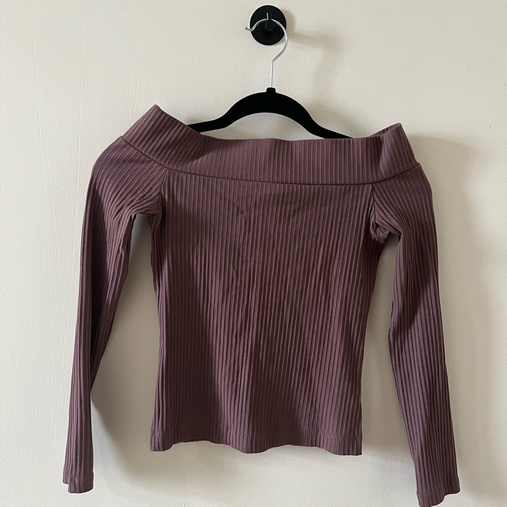 Aritzia-Wilfred Off the shoulder long sleeve